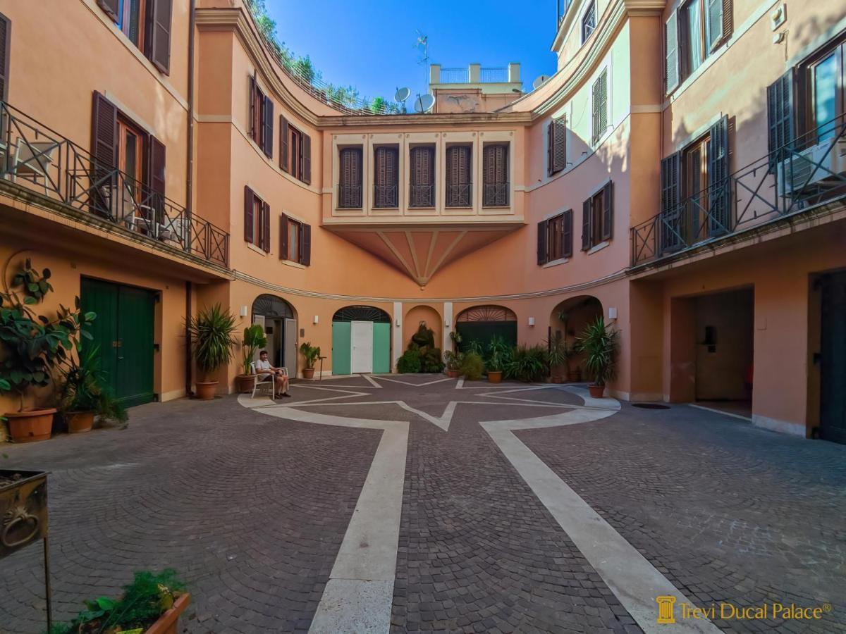 Trevi Ducal Palace Rzym Zewnętrze zdjęcie